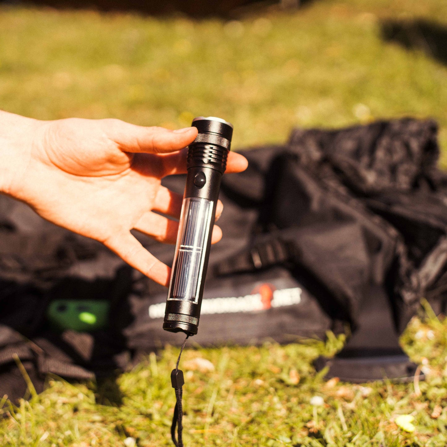 Premium solcellelampe 600 lumen - lyser op takket være solcelleopladning - solcelledrift